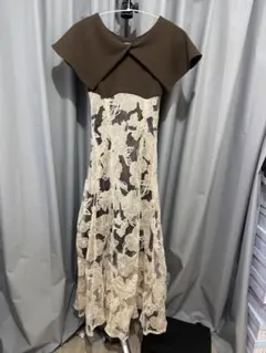 ブラウン/アイボリー レースアップマキシドレス