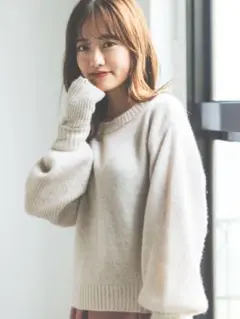 【美品】cohina ラクーンクルーネックニットプルオーバー アイボリー