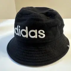 adidas ブラック バケットハット