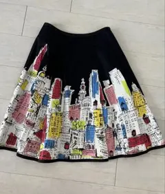 Ｍ’S GRACY上質 カラフルな都市デザイン フレアスカート