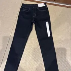 新品タグ付き UNIQLO ウルトラストレッチジーンズ 23