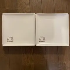 非売品　ハローキティ四角いお皿2枚セット　ローソンコラボ