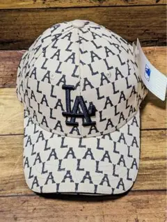 MLB LA 帽子 モノグラム キャップ　ロゴ ベージュ黒