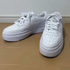Nike Air Force 1 ホワイト厚底スニーカー