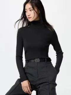 【完売品】UNIQLO　メリノリブタートルネックセーター