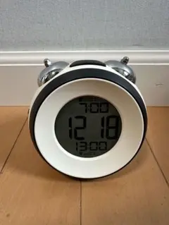 デジタル置時計 ホワイト アラーム機能2個付き