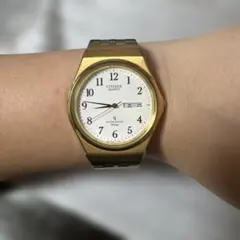 CITIZEN QUARTZ ゴールドカラー メンズ腕時計