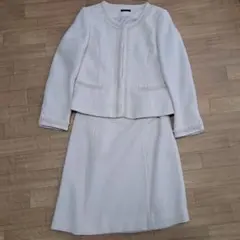 レディース　スーツ　ノーカラー　オフホワイト　サイズ４０