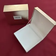 ディオール　空き箱　 プレステージ　 ディスカバリーコフレが入っていた空き箱のサムネイル