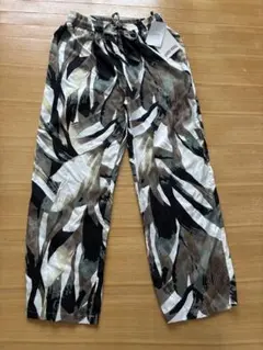【新品】SUNNY HOUSE ニュアンス柄パンツ⭐︎L