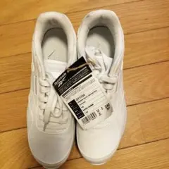 Reebok　白スニーカー　レディース