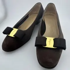 SalvatoreFerragamo ヴァラ パンプス 5 ブラウン系 スエードのサムネイル