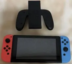 Switch本体 、Joy-Conグリップ 、ドックセット、ケース、ソフト2本