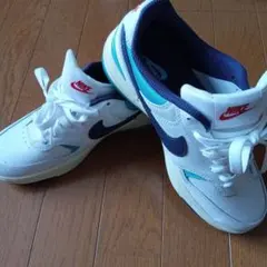 Nike エアフォース 1 ホワイト/ネイビー/ターコイズ