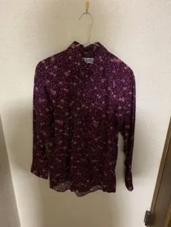 紫色の花柄 長袖シャツ