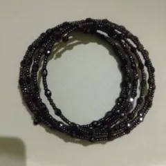 黒ビーズの7連ラップブレスレット