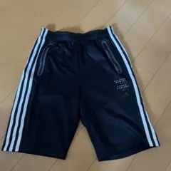 adidas ブラック ハーフパンツ 3本ストライプ