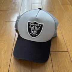 RAIDERS トラッカーキャップ グレー/ブラック