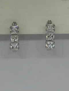 ⭐️金高騰⭐️K14WG デザインピアス クリスタル装飾付き