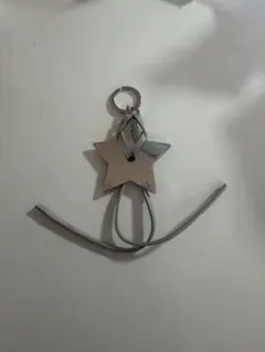 Dior 星型キーホルダー
