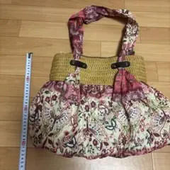 蝶柄　裏表違う柄トートバッグ 大きめ ピンク系