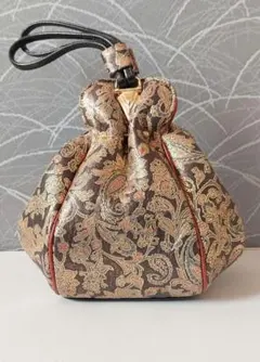 金色と黒の花柄巾着型　和装バッグ