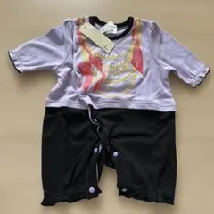 ＊新品タグつき！紫と黒のリボンプリントロンパース 70