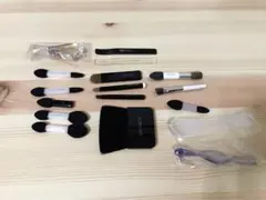 メイク道具　チップやブラシなど