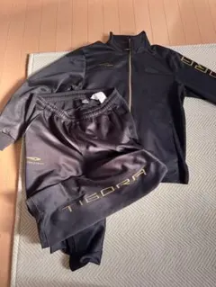 ティゴラ ジャージ 上下セットTIGORAのサムネイル