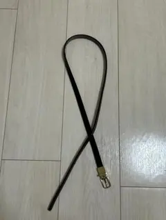 黒いレザーベルト ゴールドバックル