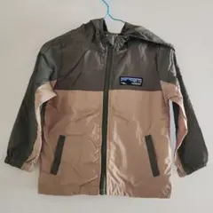 アウトドア　ウィンドブレーカー　薄手　100cm　秋　収納袋付き