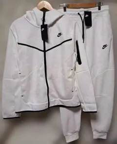 新品タグ付き！ナイキ テックフリース セットアップ 汚れあり