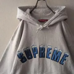 2026年最新】supreme アーチロゴ パーカーの人気アイテム - メルカリ