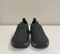 グレー スリッポンスニーカー