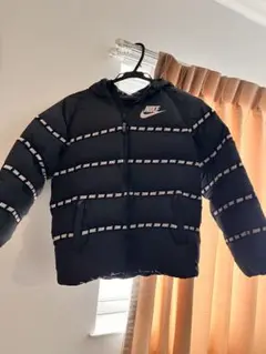 Nike ダウンコート 150cm 黒 ストライプデザイン キッズ