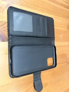 手帳型 iPhone11proケース 黒 カードポケット付き