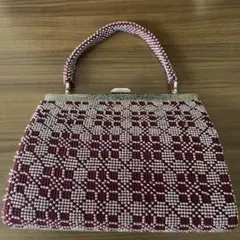 ビーズ装飾のパーティーバッグ