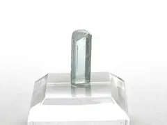 アクアマリン ベリル 原石 鉱物標本 - メルカリ
