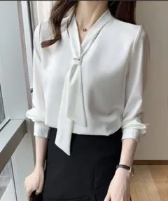 ボウタイ　リボン付き　ホワイトシャツ