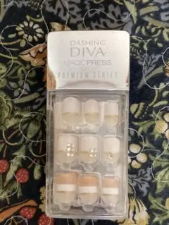 ダッシングディバ マジックプレス　ネイルチップ　つけ爪