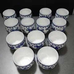 昭和レトロな湯飲み茶碗 陶磁器 古民家風唐子柄 大きさ違い ５客+８客=計13客