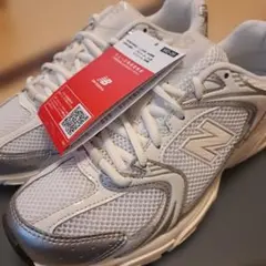 New Balance530 ホワイト/シルバー スニーカー