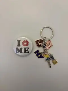 I LOVE ME バッジとチャームキーホルダーのサムネイル