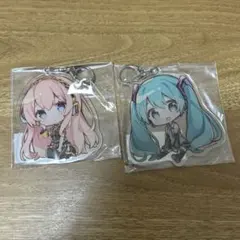 初音ミク　巡音ルカ　ぺたん娘　アクリルキーホルダー　2個セット
