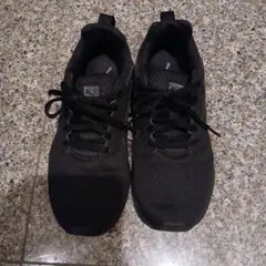PUMA スニーカー ブラックのサムネイル