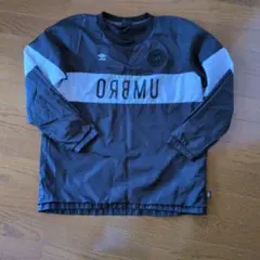 umbro 長袖ピステ 黒/白