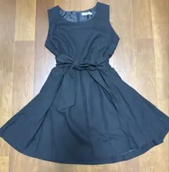 ittty&Co. ノースリーブひざ丈ワンピース 黒