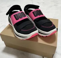 UGG アグ サンダル 黒/ピンク