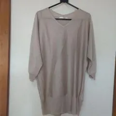 ベージュ Vネック 七分袖 ニット