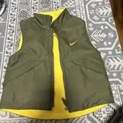 Nike リバーシブルベスト オリーブグリーン/イエロー　薄フリース